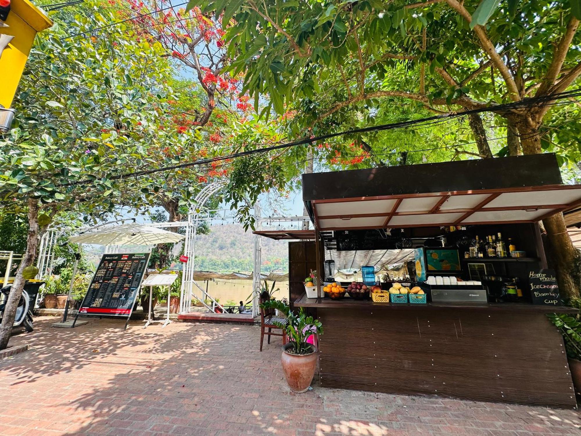 Villa Phonethip Mekong Riverside 루앙프라방 외부 사진
